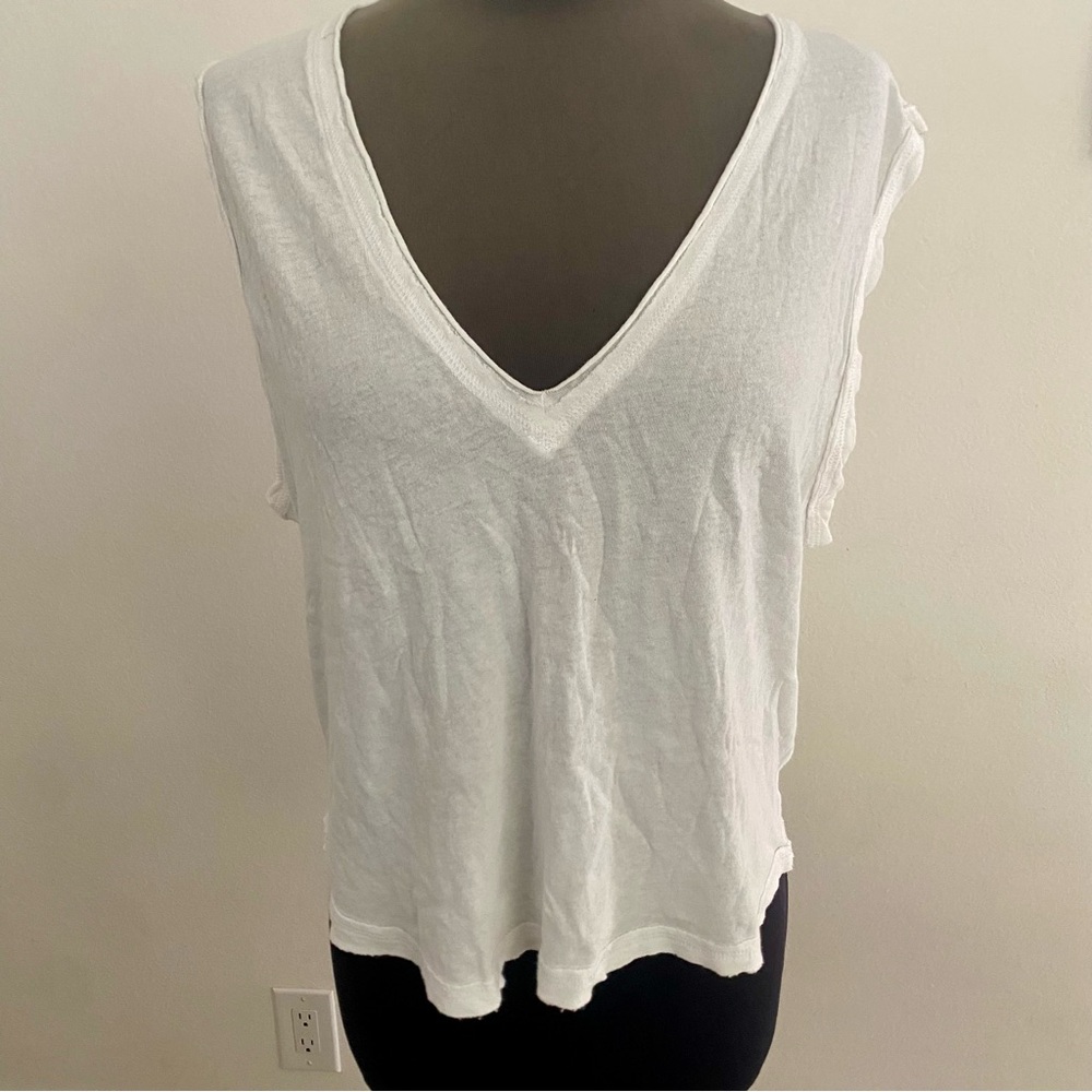 FREE PEOPLE WE THE FREE CLEO WHITE TEE TANK TOP SIZE SMALL LIGHTWEIGHT